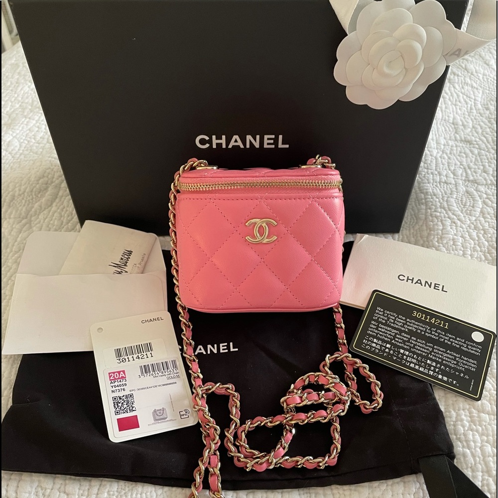 NEW Chanel Trendy Classic Vanity Pink Gold 20A - Picture 1 of 10